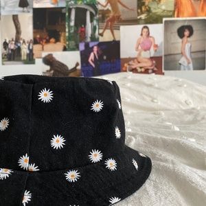 daisy bucket hat